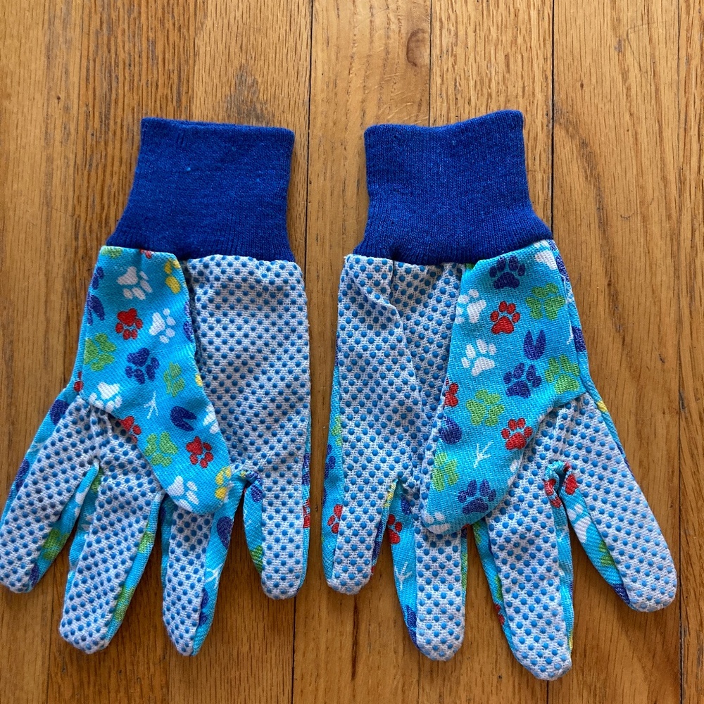 Free w/Purchase Gardening Gloves Animal Paw Prints